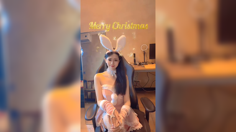 小甜甜fairy发布了一个斗鱼视频2021-12-24