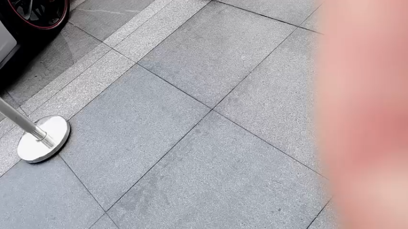 【2021-12-25 10点场】OC频道包大人：户外香车美女？遇品牌旗舰店广州开业现场