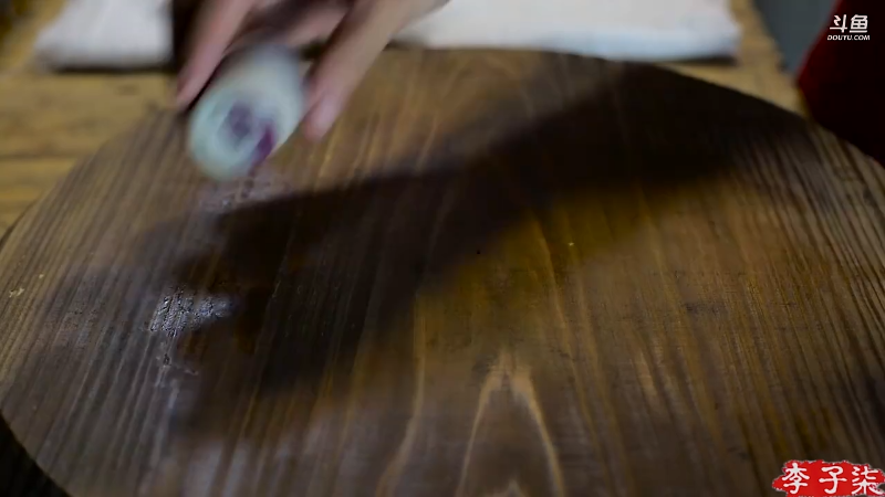 我在斗鱼看李子柒liziqi直播美食