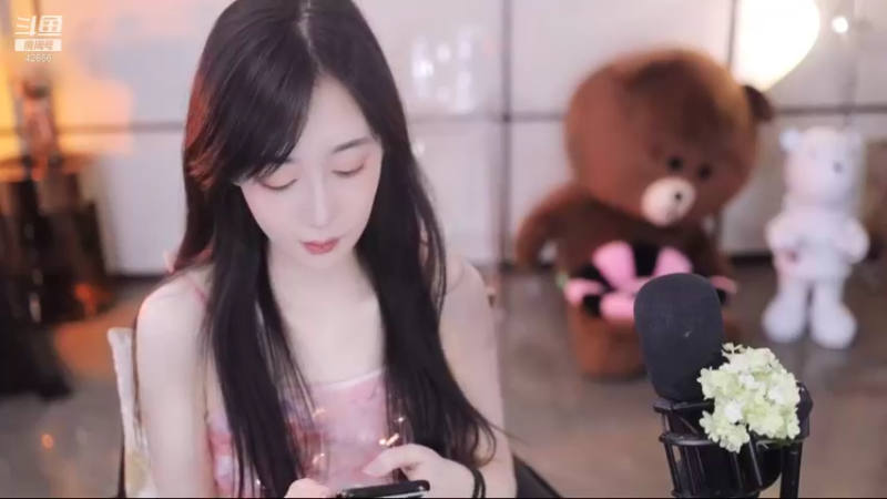 【2021-12-26 20点场】苏恩Olivia：苏恩：我是芝芝 帮苏恩代播一会 她晚点来