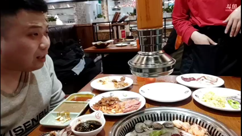 【2021-12-24 20点场】天津美食胡子：不瘦40斤不换标题