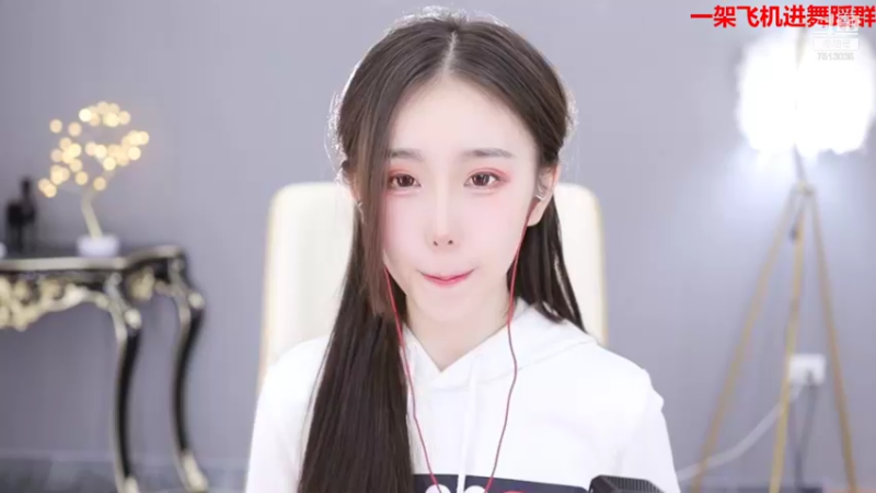 【2021-12-27 13点场】熊小怡呀：开播啦开播啦 7513035