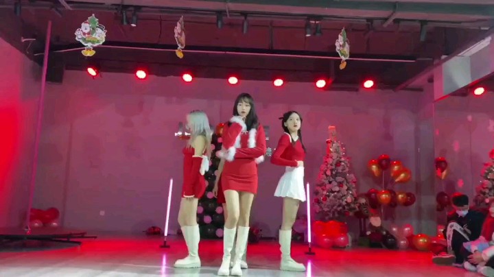 马尔维纳斯的云发布了一个斗鱼视频2021-12-27