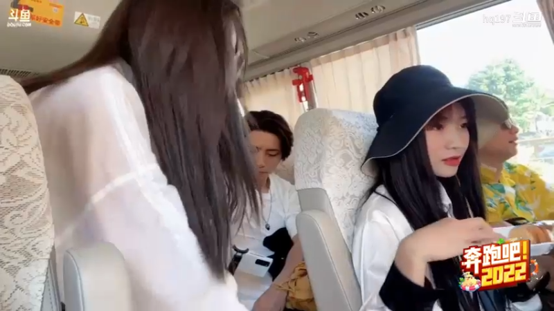 胖胖C这是在干啥呢？（哈哈哈哈）