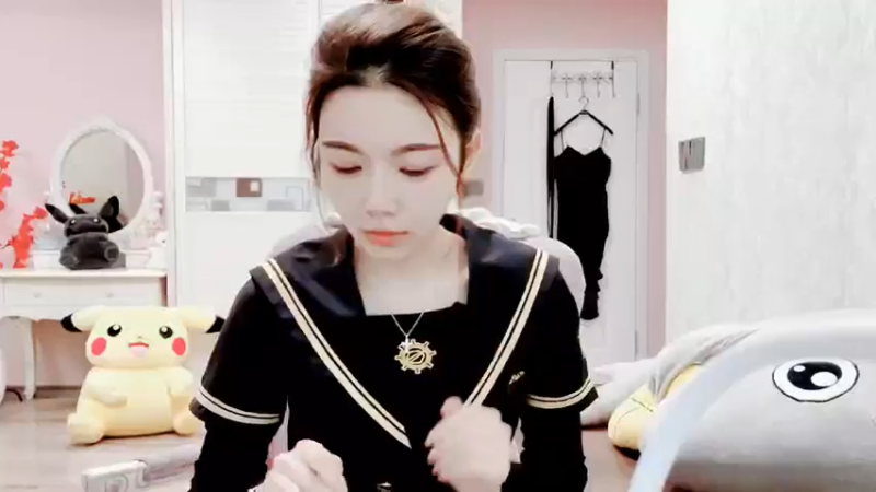 【2021-12-28 18点场】丽亚celiahunne：小姨子：要越来越好哦