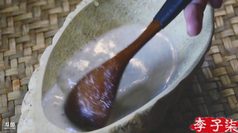 我在斗鱼看李子柒liziqi直播美食