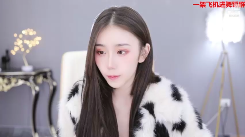 【2021-12-28 21点场】熊小怡呀：开播啦开播啦 7513035