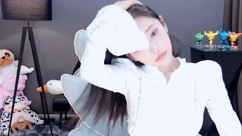 【2021-12-31 20点场】VIVI小小酥：新年快乐 哥哥