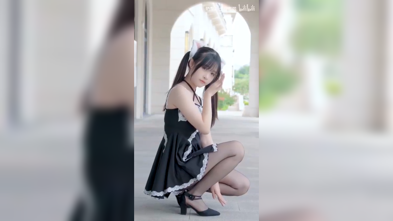 【超近竖屏】 努力性感的小黑猫猫步轻俏 like a cat