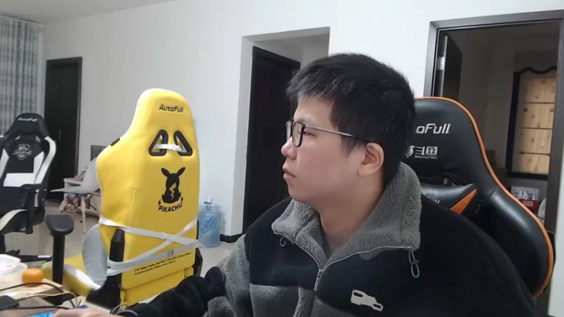 【2021-12-31 10点场】余小C真的很强：余小C：余人来了，早上好