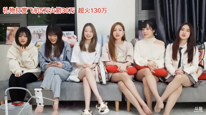 2022年元旦，好久不见的妹子也来了，还是那么好看