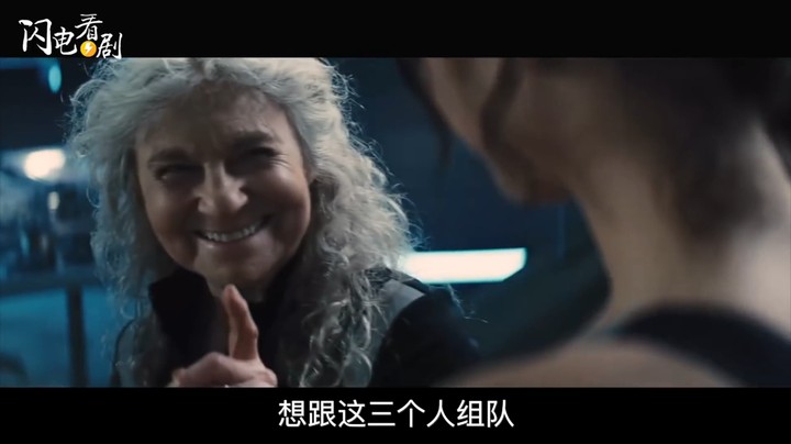 看完饥饿游戏4部完整剧情普通女孩接连推翻两任总统！美国高分电影推荐(2012-2015)