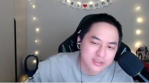 没有偷塔狂魔，只有王草莓的狮子狗