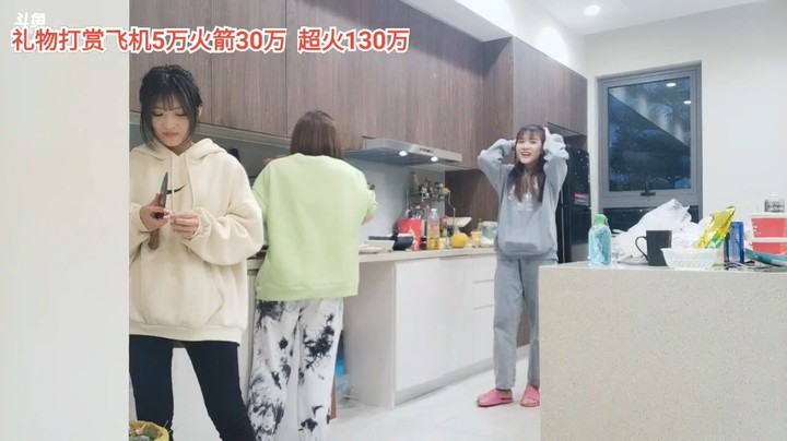 大海开始一本正经的扯犊子了，口若悬河滔滔不绝啊