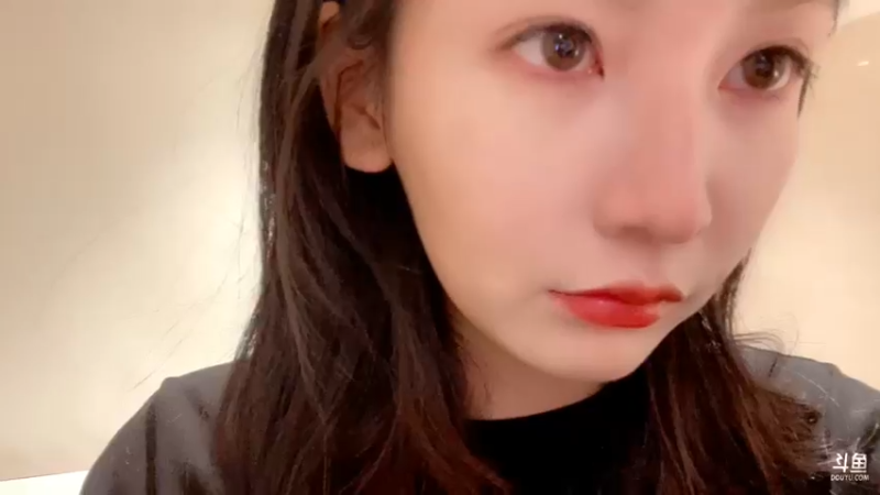 【2022-01-02 21点场】叶知秋Vanessa：赶飞机去成都 预计9:30户外