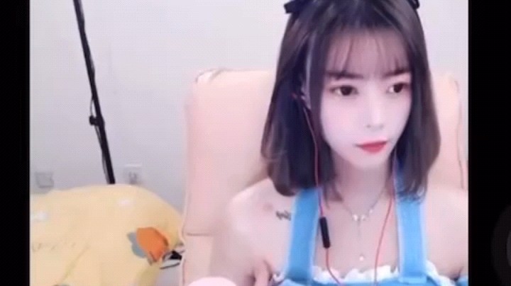 戏精小仙女耶发布了一个斗鱼视频2022-01-02