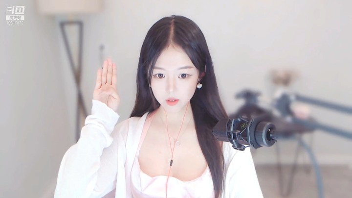 新女主播聊天很不错，很可爱啊