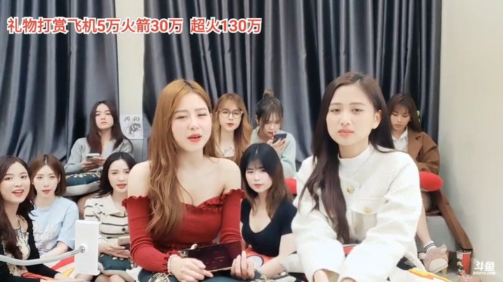 专业拉票人大海很敬业，美女感谢大家，还放电