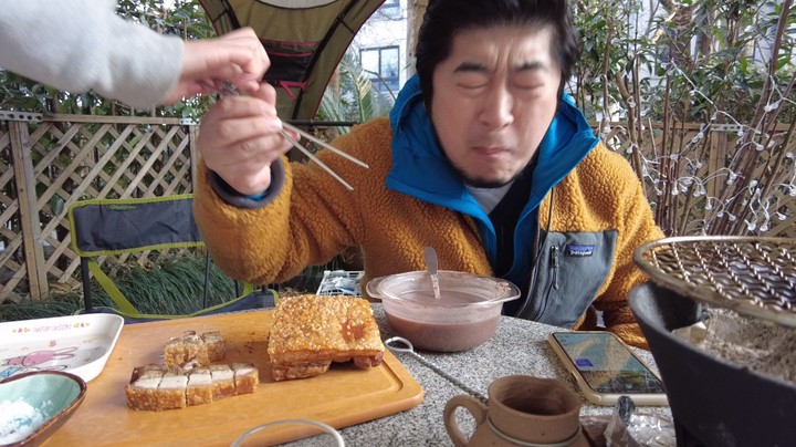 自家烤的脆皮烧肉配广式陈皮红豆沙