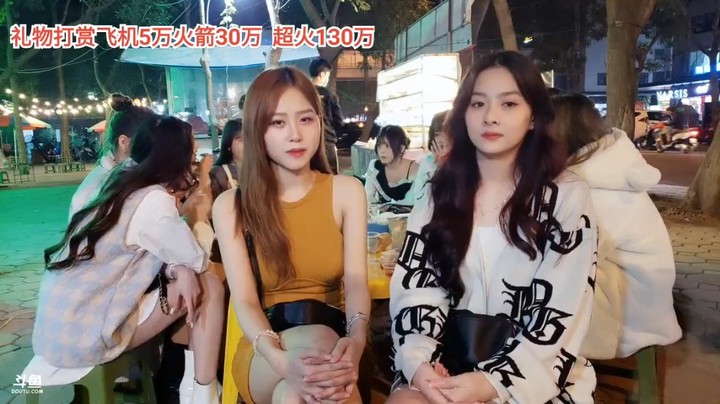美女大海帮新妹子拉票，新妹子挺好看的啊