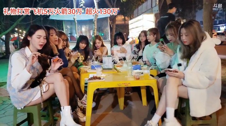 美女小七身材这么苗条还去减肥，上健身课，厉害啊