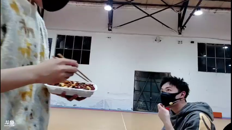 【2022-01-06 20点场】仙某某：晚上户外直播 88080