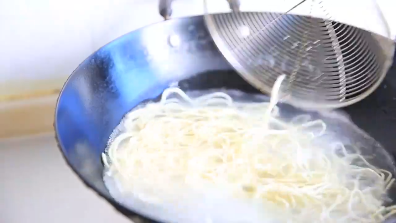 我在斗鱼看野食小哥直播美食