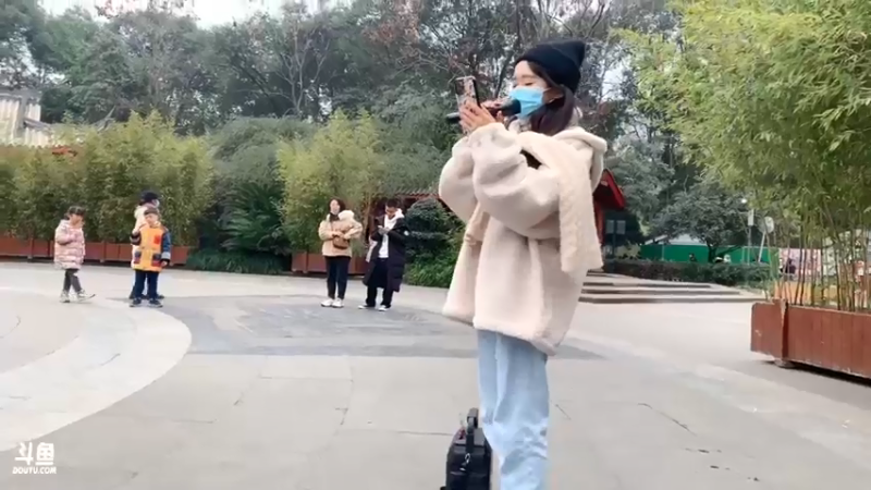 【2022-01-08 16点场】小6想去月球：【推荐位】户外开演唱会啦