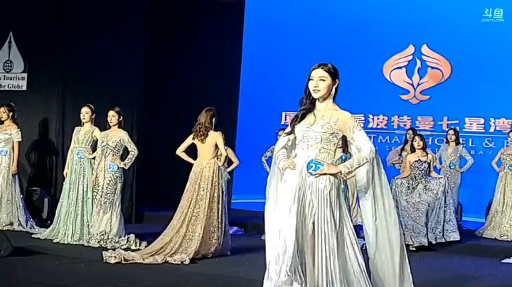 大舅哥带大家看环球旅游小姐比赛，走秀很好看啊