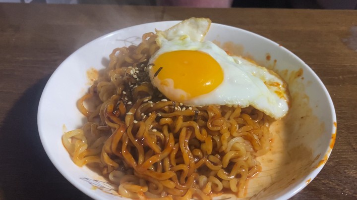 溏心火鸡面，溏心鸡蛋火鸡面，两者搭配太绝了