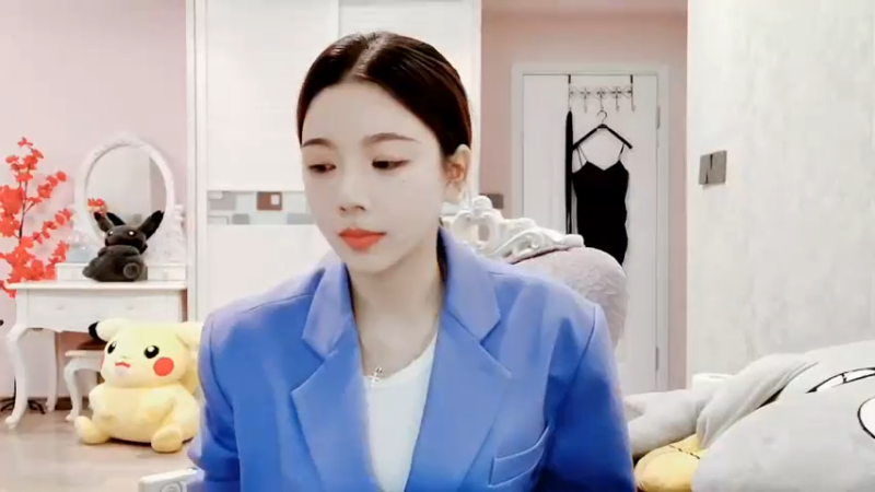 【2022-01-15 10点场】丽亚celiahunne：小姨子：新年快乐