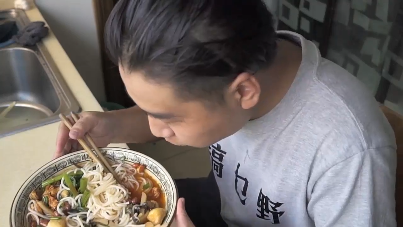 【美食】野食小哥的精彩时刻 20220115 12点场