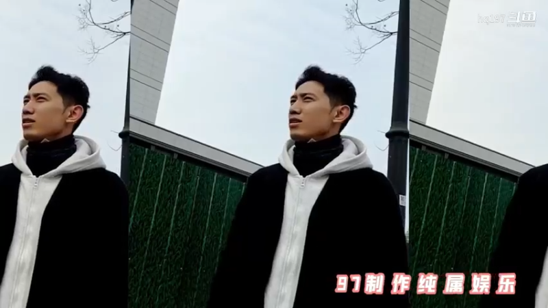 一边在原地摩托摇一边已经在换装了