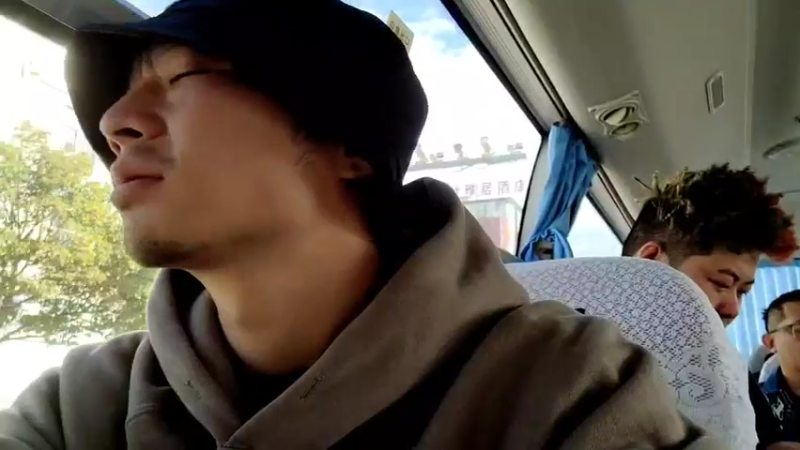 【2022-01-15 10点场】逐梦兄弟：10点《蹲勇者》分别