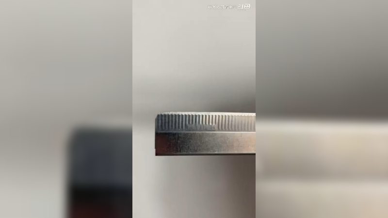 一直锋利的刀片