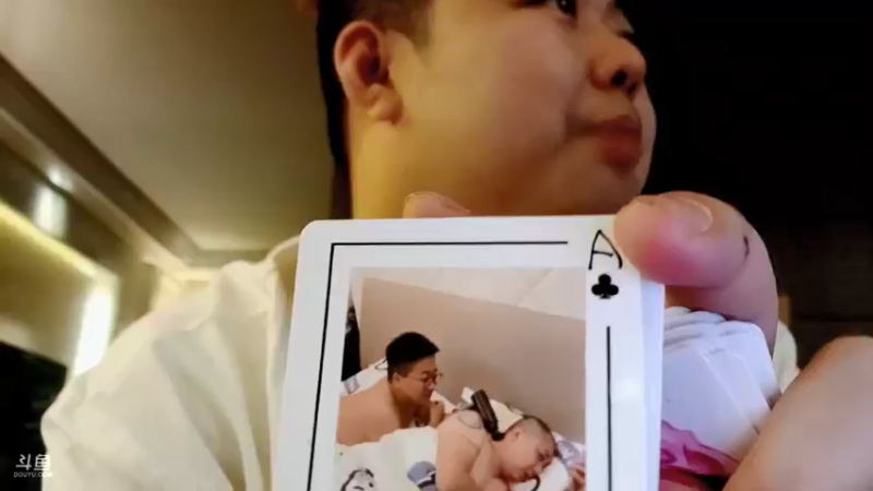 【2022-01-16 00点场】小鱼小鱼吃虾米：《孤勇者》大结局 2158798