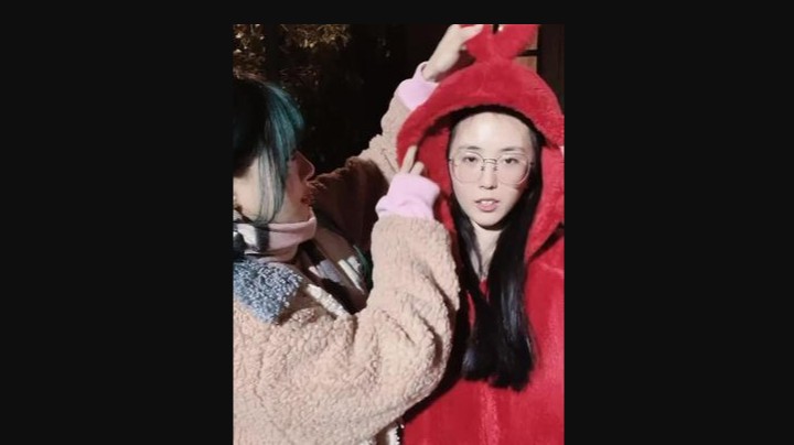 昨天跳得不好，找了个老师教我，咋她穿着睡衣都比我跳的有曲线