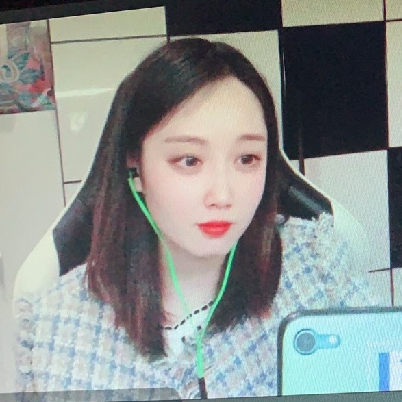 【2022-01-19 07点场】李莹吖y：先努力优秀，在大方拥有~