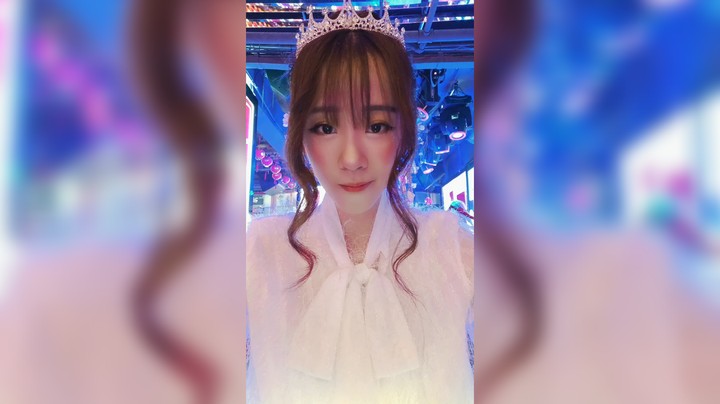 想要脱离这些菜逼姐妹
就只能自己努力打上去了
35星以上就没有妹了，相信我，我是过来人[弹幕梗舒服了]