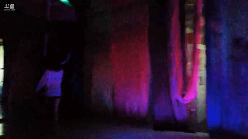 我在斗鱼看沫沫同学丶直播舞蹈