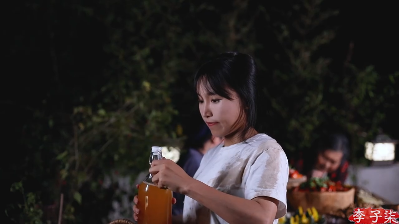 我在斗鱼看李子柒liziqi直播美食