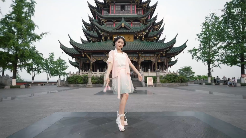 我在斗鱼看沫沫同学丶直播舞蹈