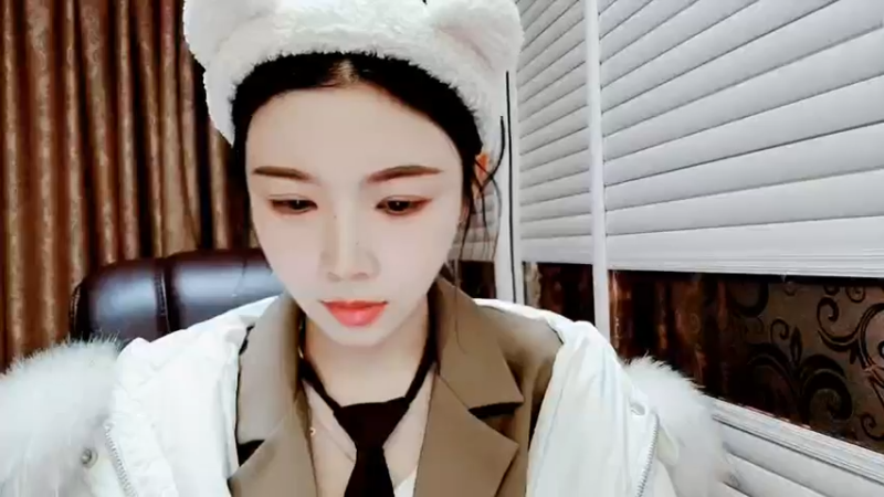【2022-01-25 17点场】丽亚celiahunne：小姨子：配眼镜前少播播