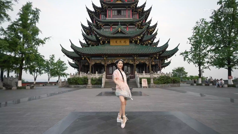 我在斗鱼看沫沫同学丶直播舞蹈