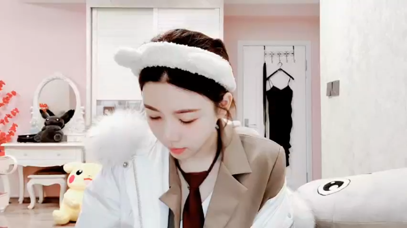【2022-01-26 19点场】丽亚celiahunne：小姨子：配眼镜前少播播