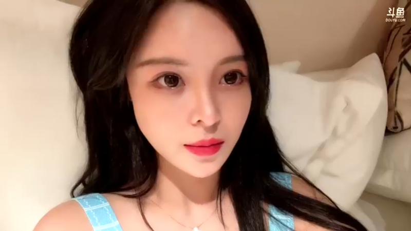 【2022-01-26 18点场】苏恩Olivia：苏恩：我来啦 拍摄中