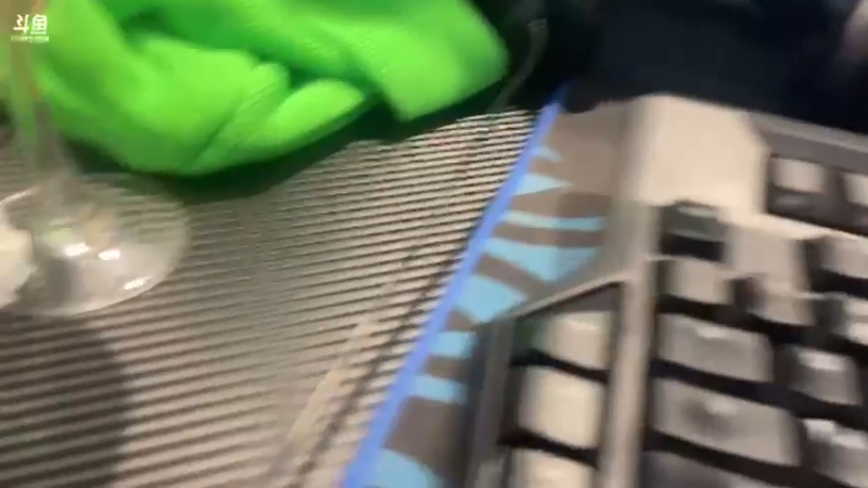 【2022-01-26 22点场】棒老三：一个魔兽主播的家应该啥样？