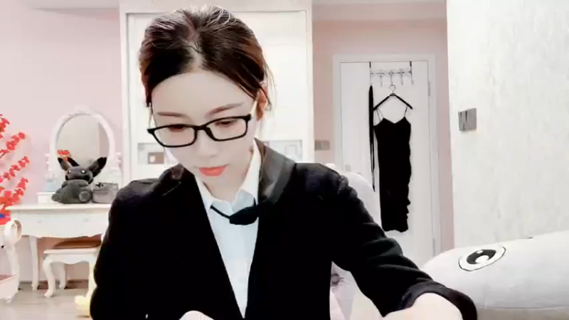 【2022-01-27 21点场】丽亚celiahunne：小姨子：配眼镜前少播播