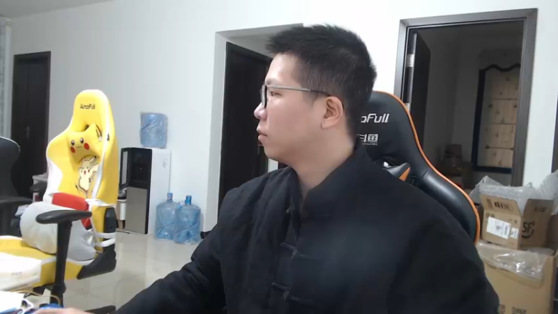 【2022-01-28 10点场】余小C真的很强：余小C：早上好，鱼人来了