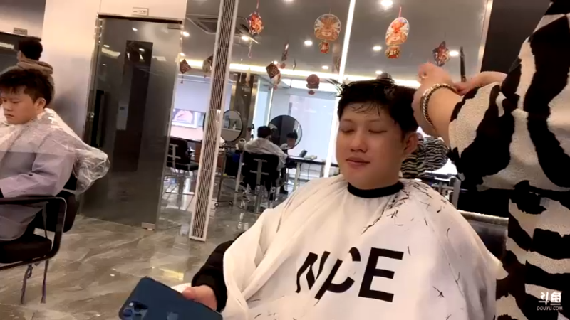 【2022-01-28 16点场】yjjimpaopao：过年期间直播不定时